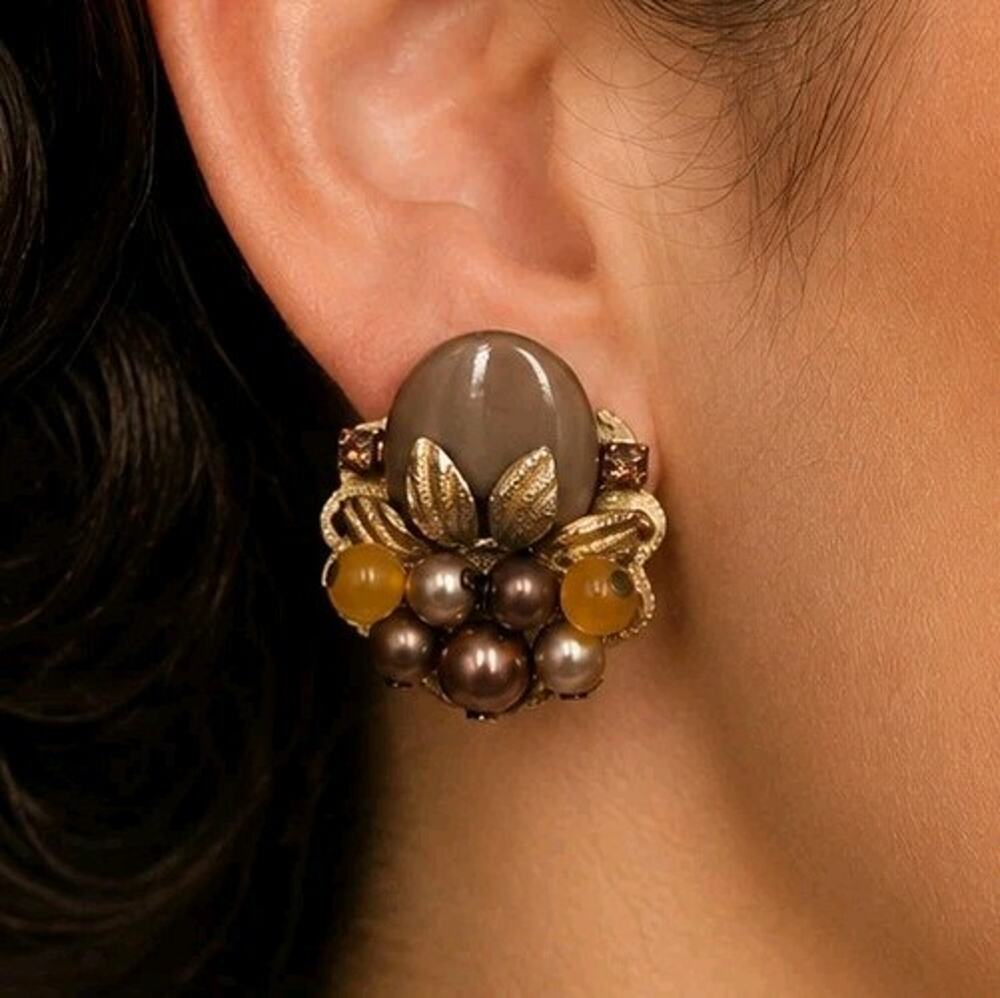 Vtg 50s Brown Lucite Bead Cluster Clip On Earrings Gold Tone Floral Statement